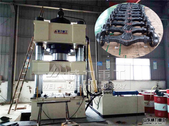 2000噸四柱油壓機在汽車后橋等配件上的應用 2000噸四柱油壓機在汽車后橋等配件上的應用